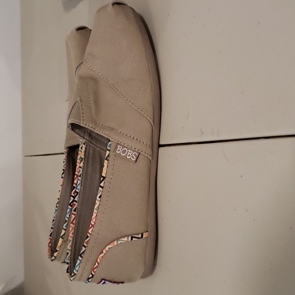 Beige Bobs Size 6 - Picture 2 of 4